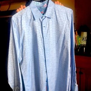 Robert graham size large. Light blue